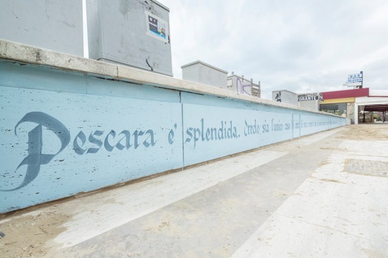 “Pescara è splendida”: la dedica di Pasolini impressa su di un murales